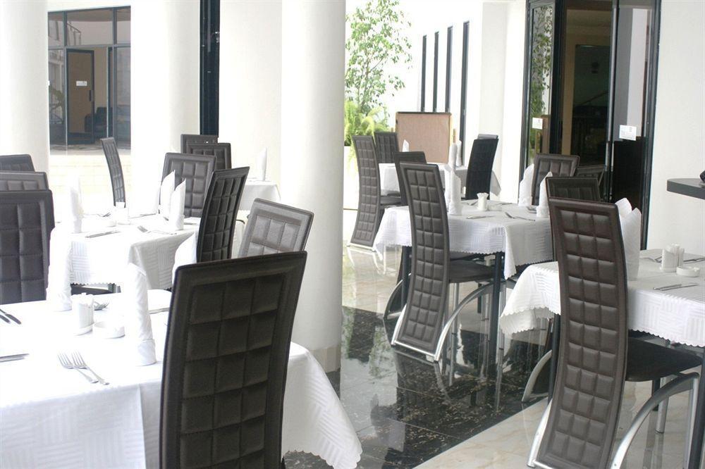 The Manor Hotel Kigali Esterno foto