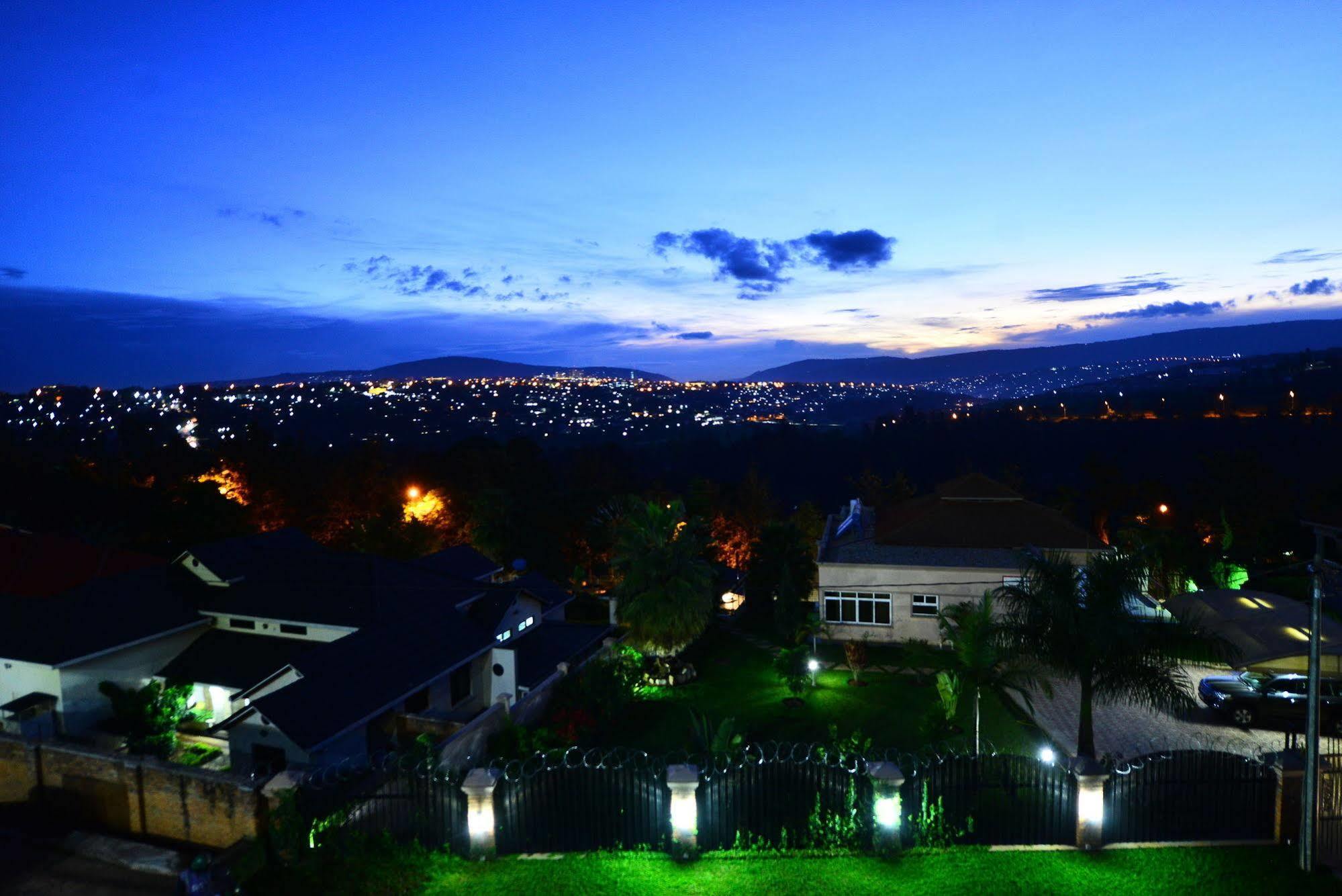 The Manor Hotel Kigali Esterno foto